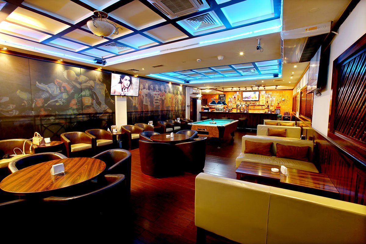 dining at grand excelsior hotel